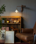 Wood Bracket ZIG ミニガラスシェード ホワイト 点灯 使用イメージ EPISO 福井